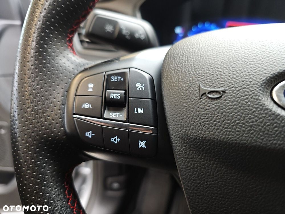 Ford Kuga 2.5 FHEV AWD ST-Line X - 19