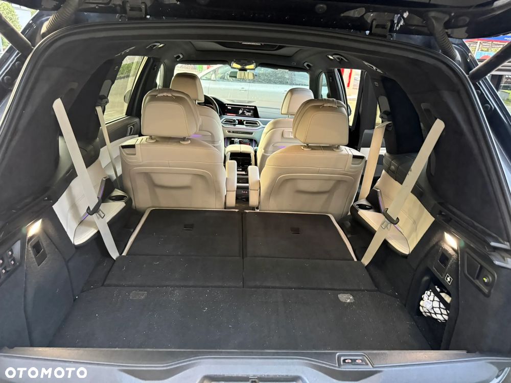 BMW X7 xDrive40d mHEV - 29