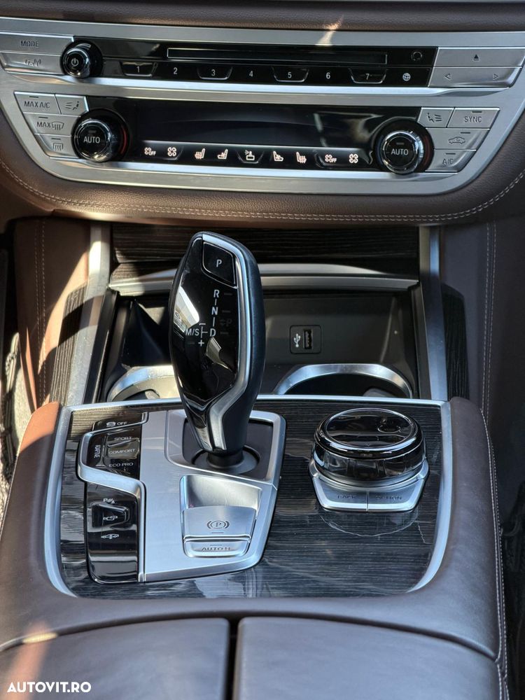 BMW Seria 7 740Ld xDrive - 14