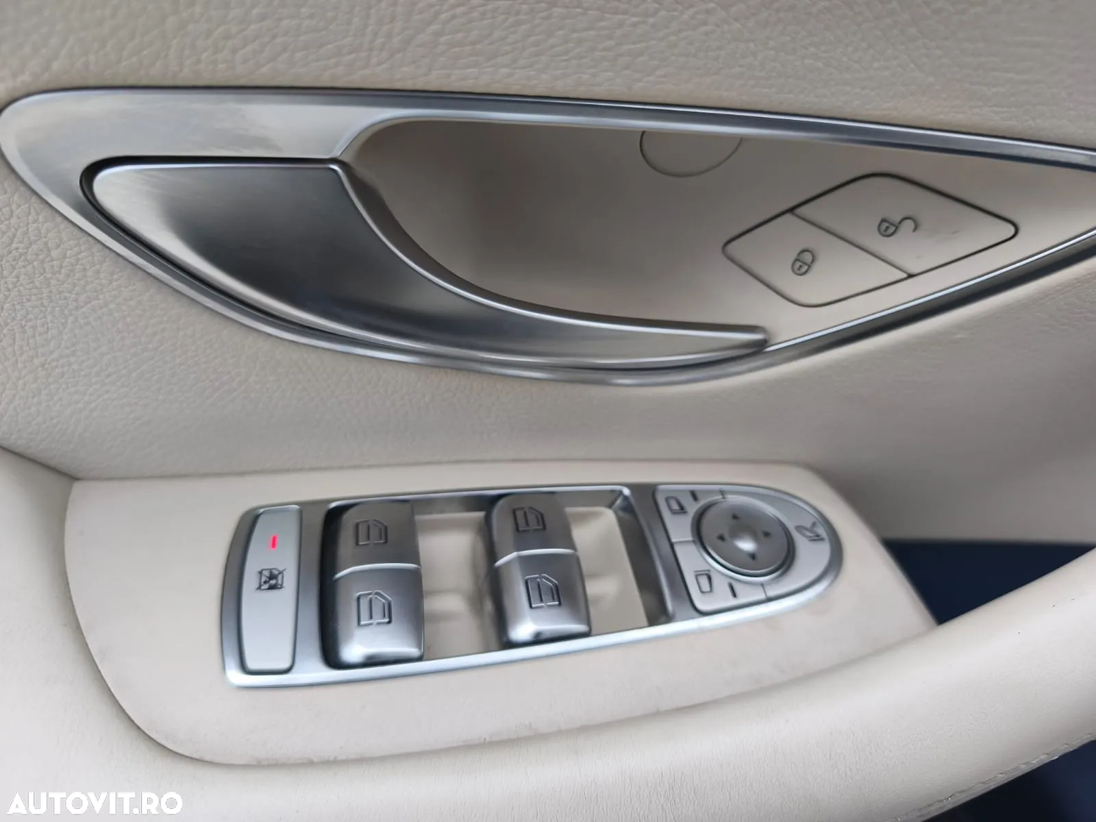 Mercedes-Benz E 400 4MATIC Cabrio - 37