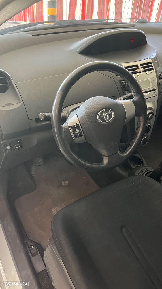 Toyota Yaris 1.0 VVT-i Sol+AC - 4