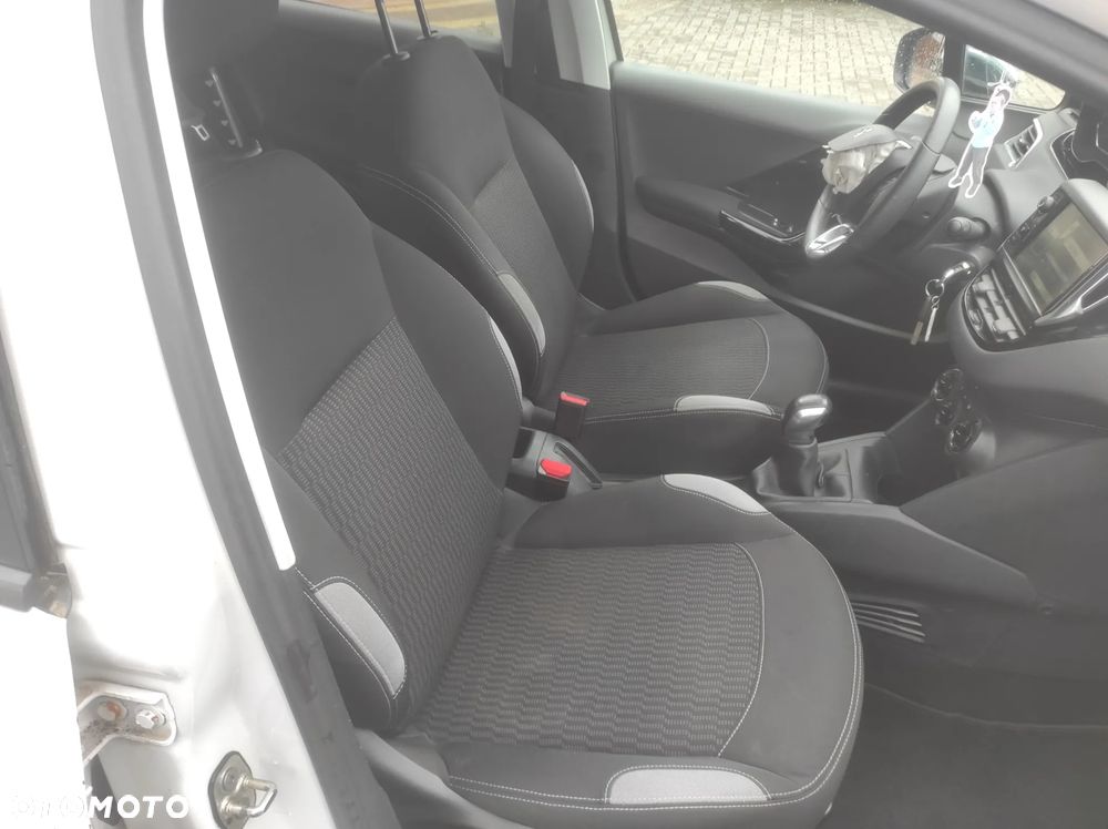 Peugeot 208 82 PureTech Style - 22