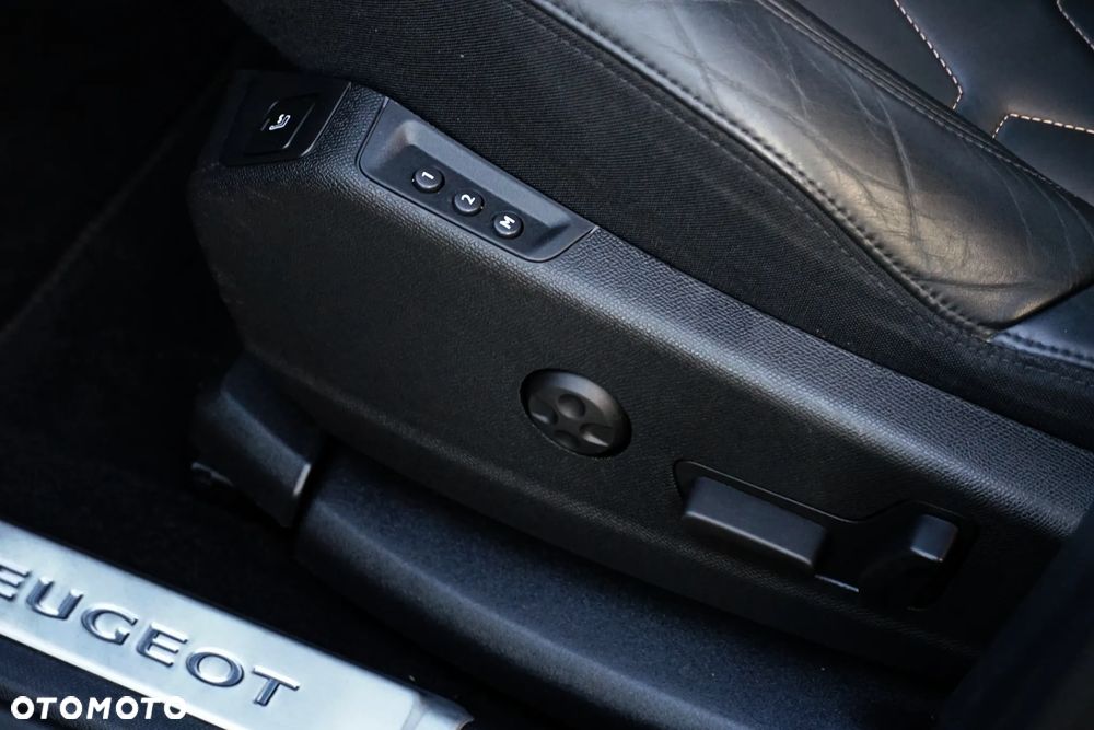 Peugeot 3008 2.0 BlueHDi GT S&S EAT8 - 26