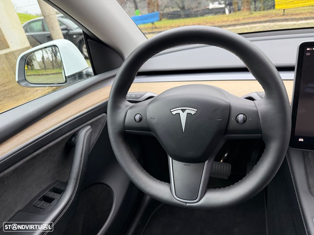 Tesla Model Y Tração Traseira - 35