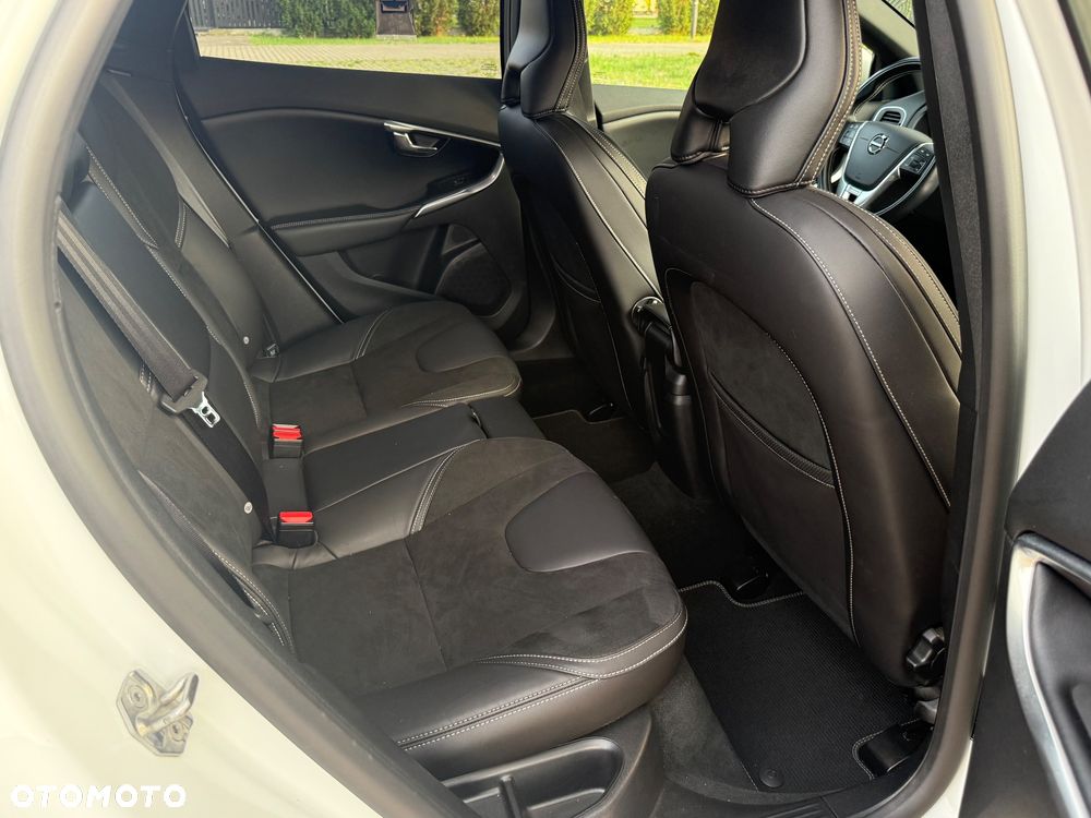 Volvo V40 T3 Drive-E R-Design Momentum - 9