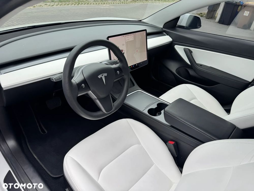 Tesla Model 3 - 13