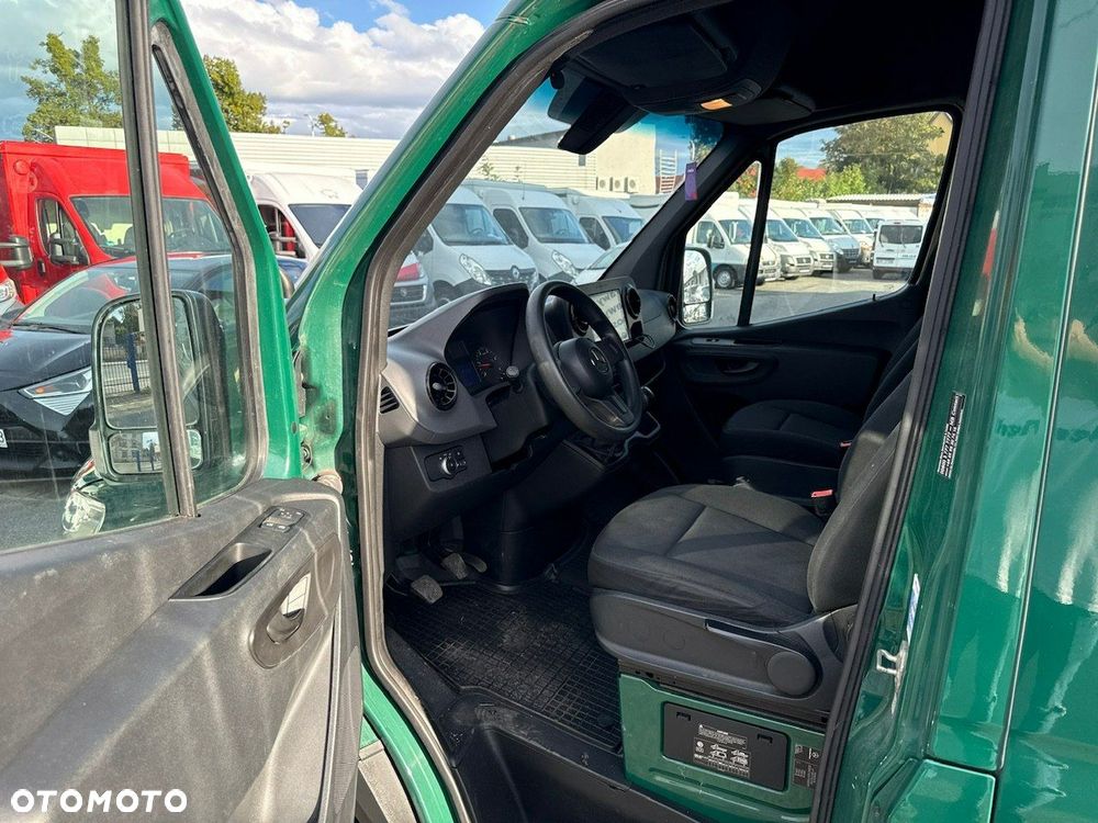 Mercedes-Benz Sprinter - 10