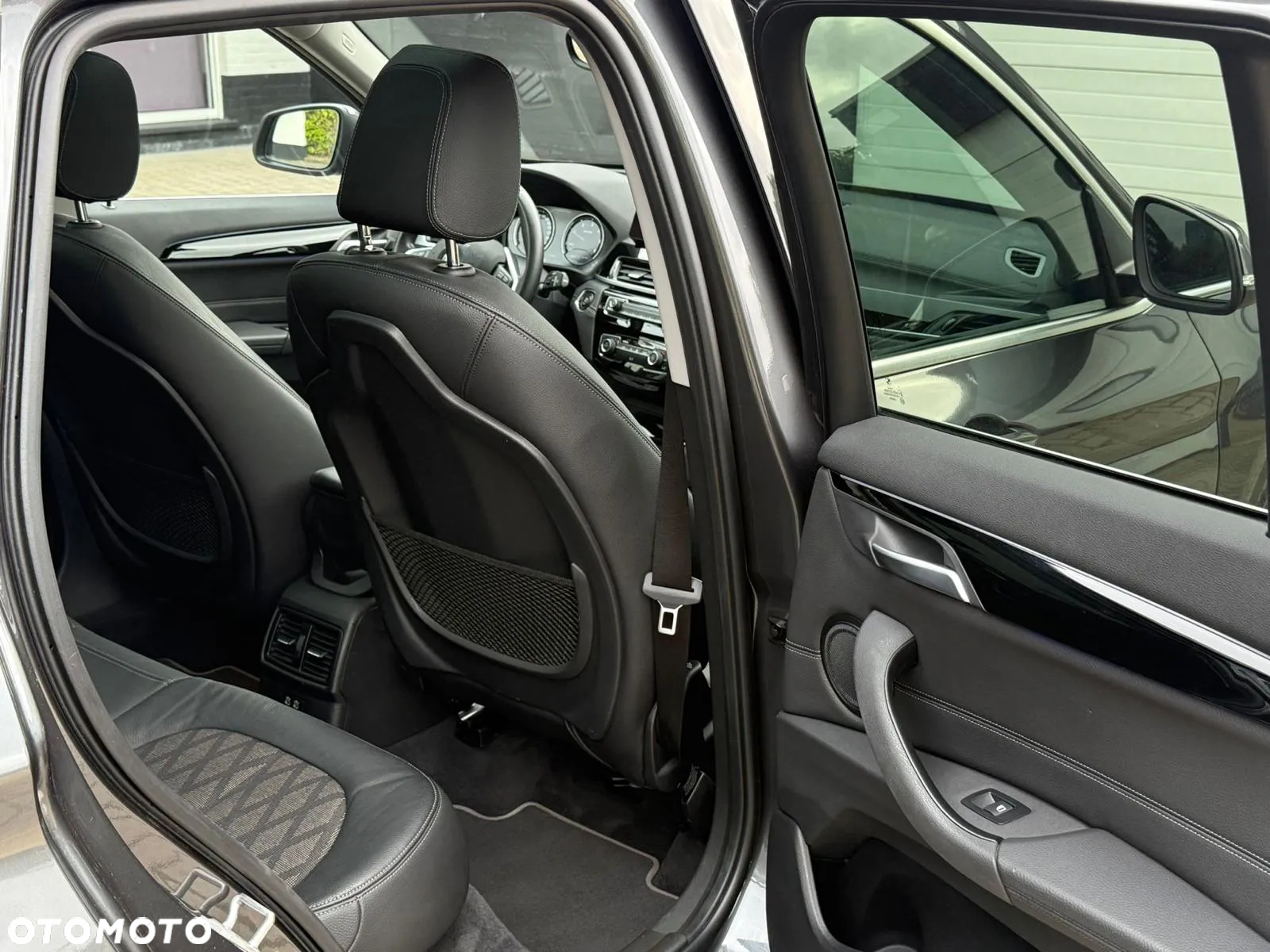 BMW X1 sDrive16d xLine - 12