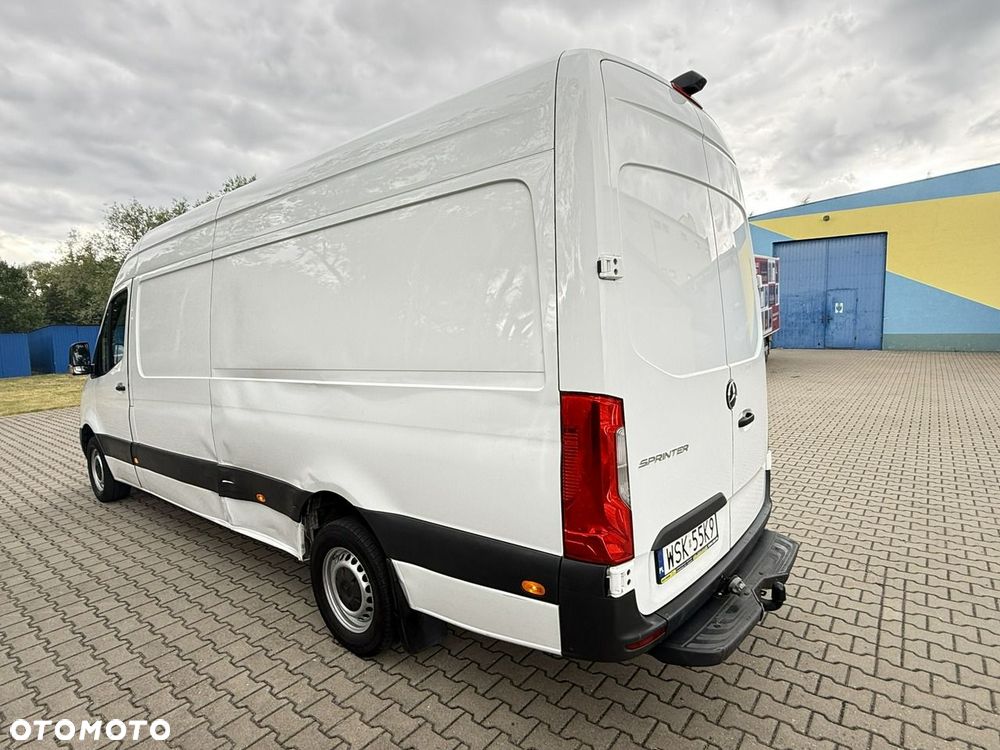 Mercedes-Benz Sprinter - 2