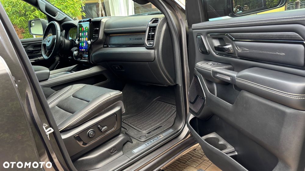 RAM 1500 5.7 eTorque Crew Cab Shortbed Limited Black - 17