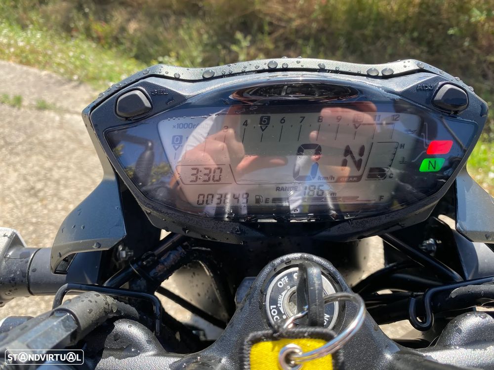 Suzuki SV - 16