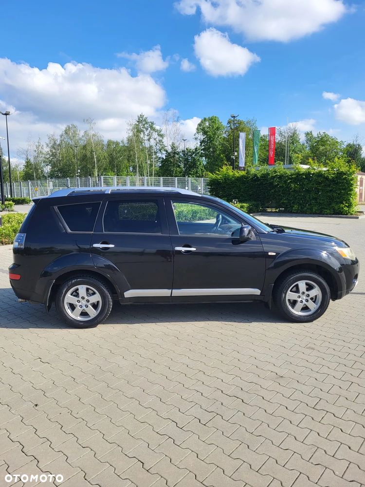 Mitsubishi Outlander 2.2 DID Instyle - 1