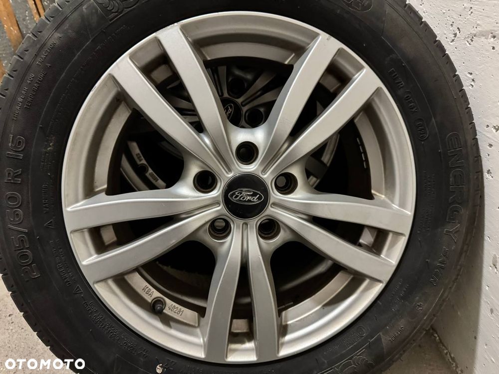 Ford Focus 1.5 TDCi SYNC Edition - 14