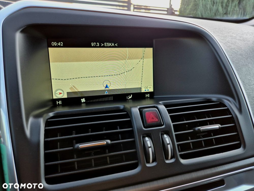 Volvo XC 60 D4 Geartronic Momentum - 14