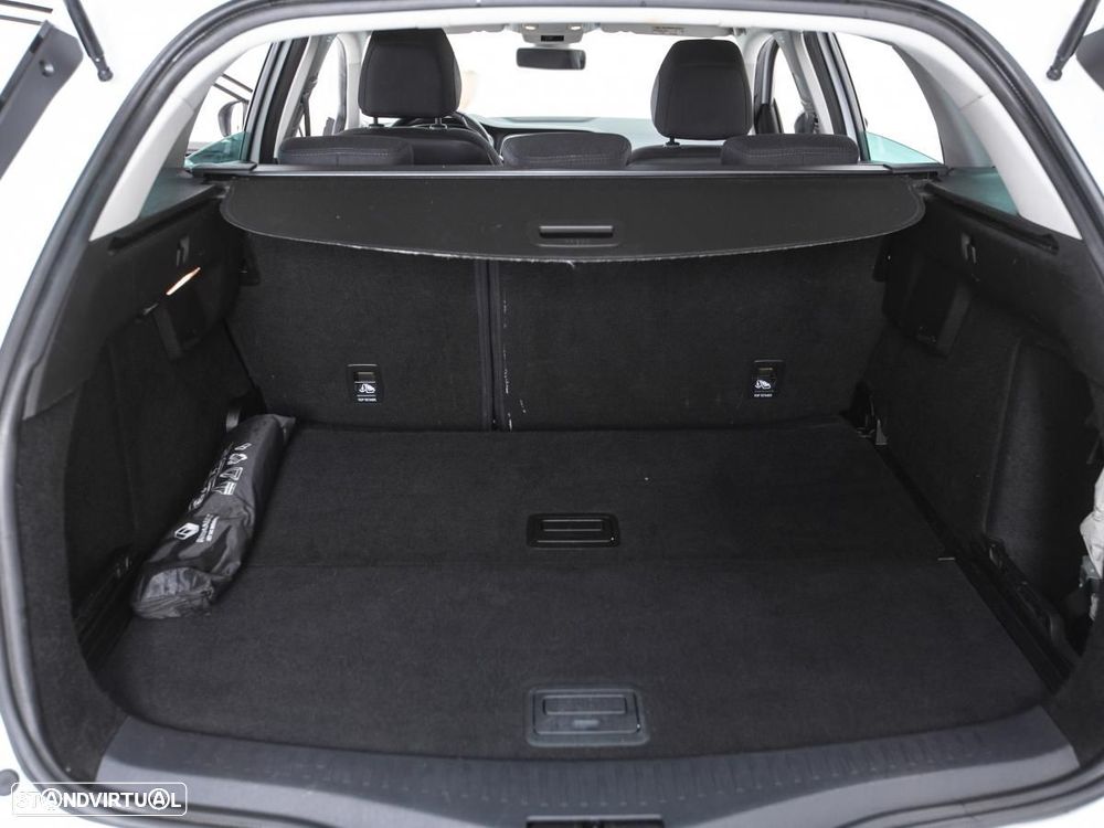 Renault Mégane Sport Tourer 1.5 Blue dCi Limited — fotografia 11