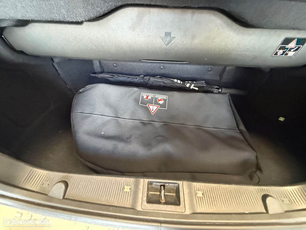 Mercedes-Benz CLK 200 Avantgarde - 12