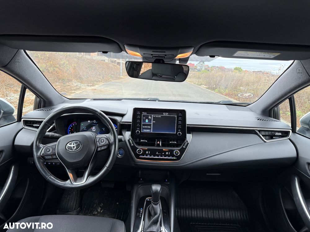 Toyota Corolla 1.8 Hybrid Team Deutschland - 10