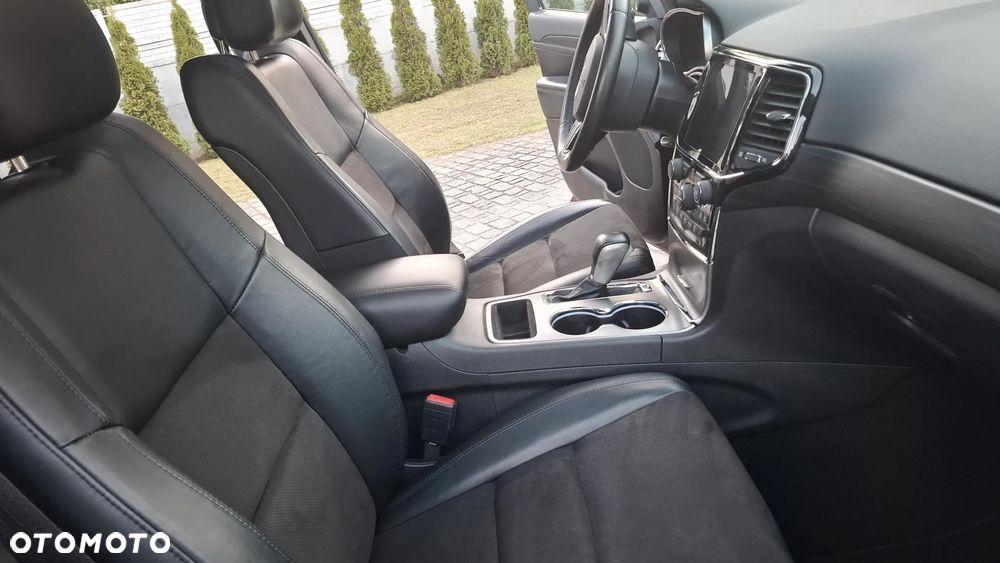 Jeep Grand Cherokee - 34