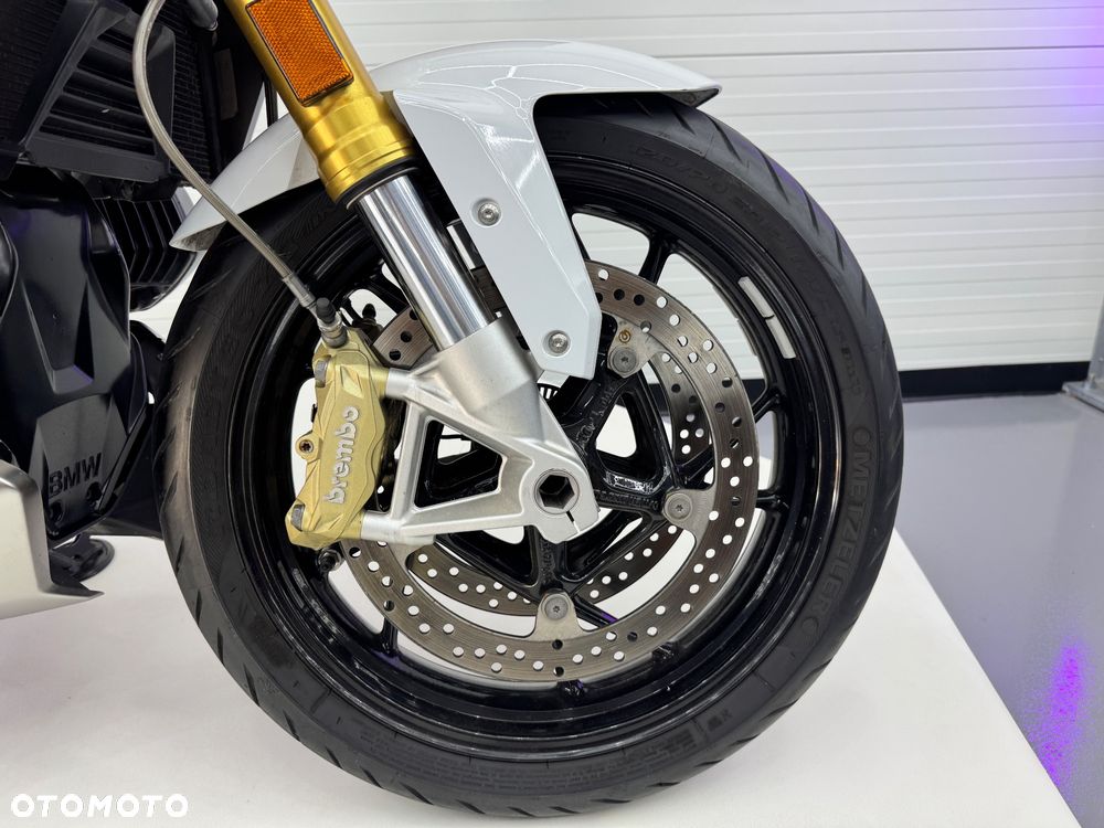 BMW R - 18