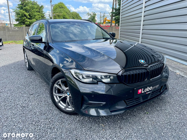 BMW Seria 3 318d Touring Sport Line
