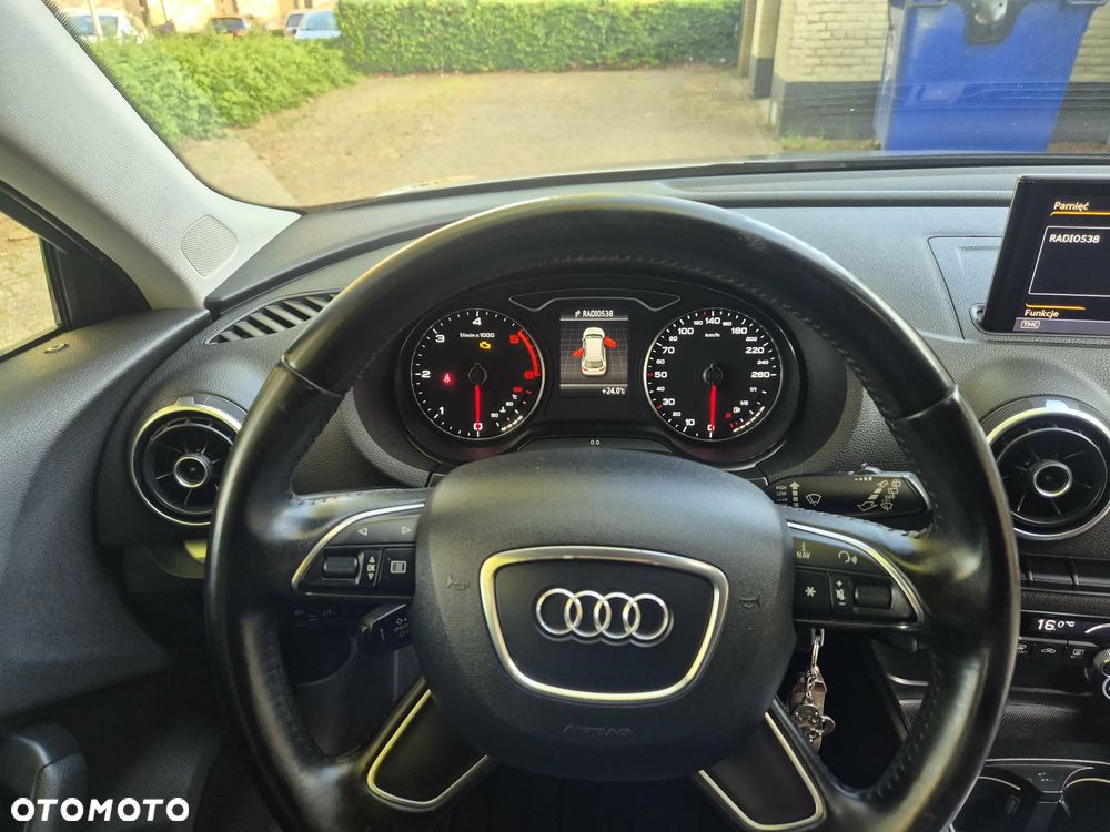 Audi A3 Sportback 1.6 TDI Ambiente - 13