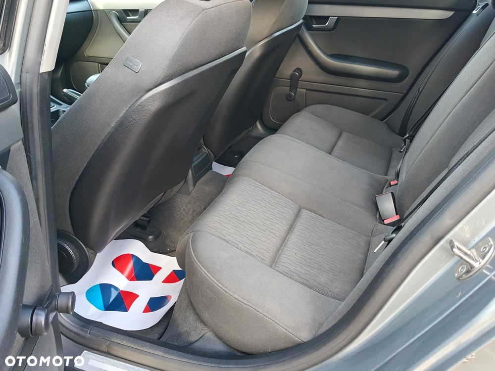 Audi A4 Limousine - 11