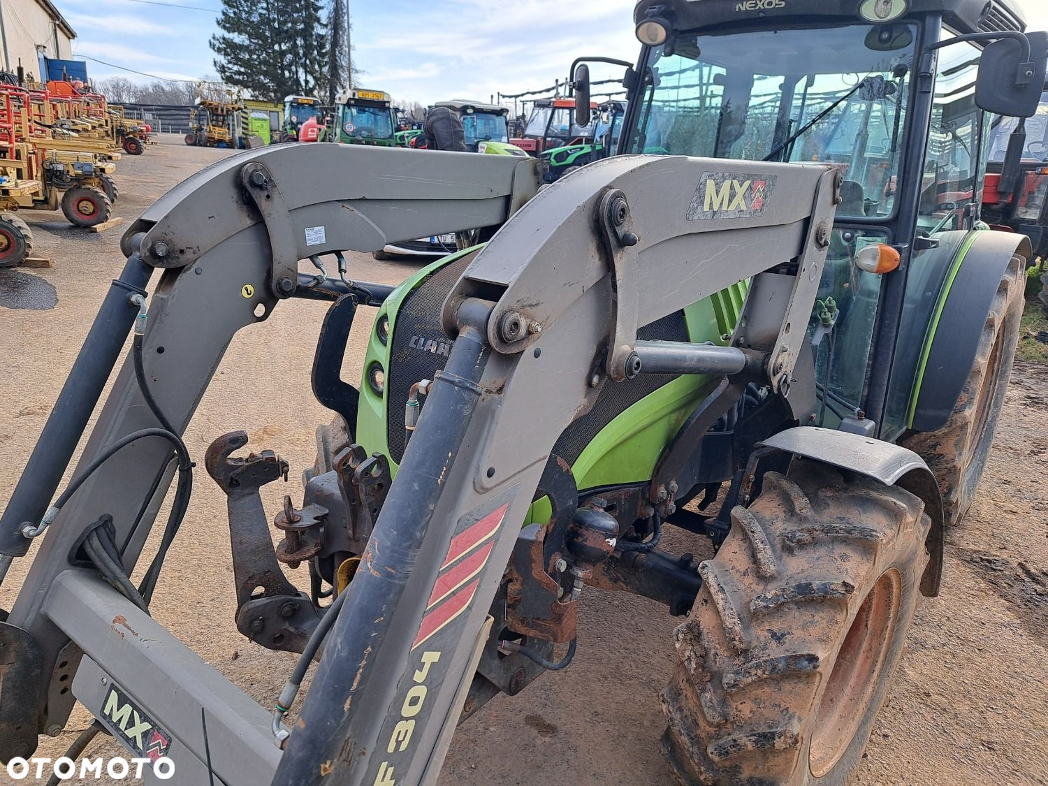 Claas Nexos 240 F 4X4 - 31
