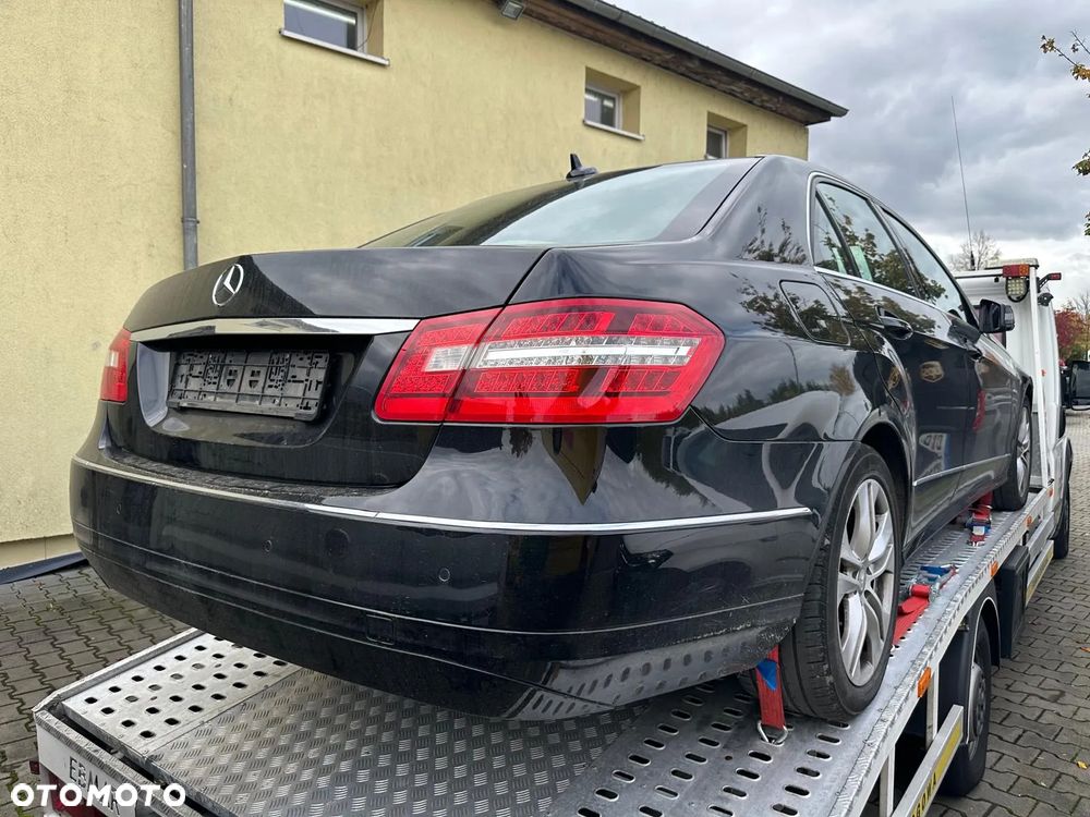 Mercedes-Benz Klasa E 250 CGI BlueEFFICIENCY Automatik Avantgarde - 25