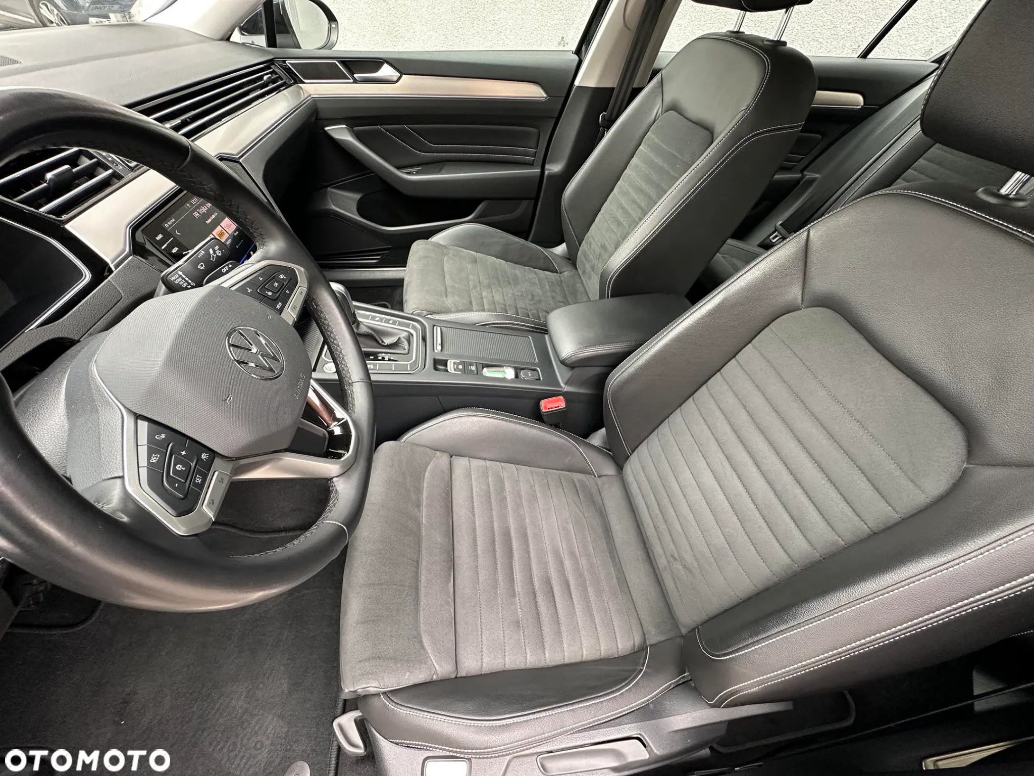 Volkswagen Passat 1.5 TSI EVO Elegance DSG - 11
