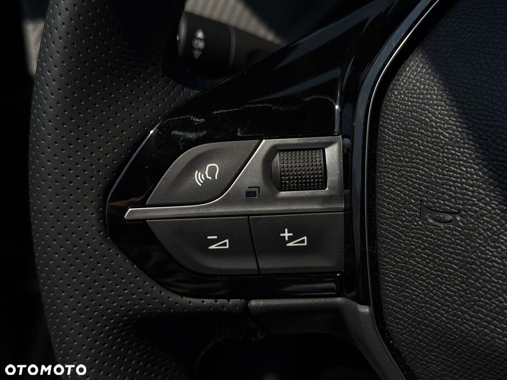 Peugeot 2008 PureTech mHEV GT E-DCS6 - 22