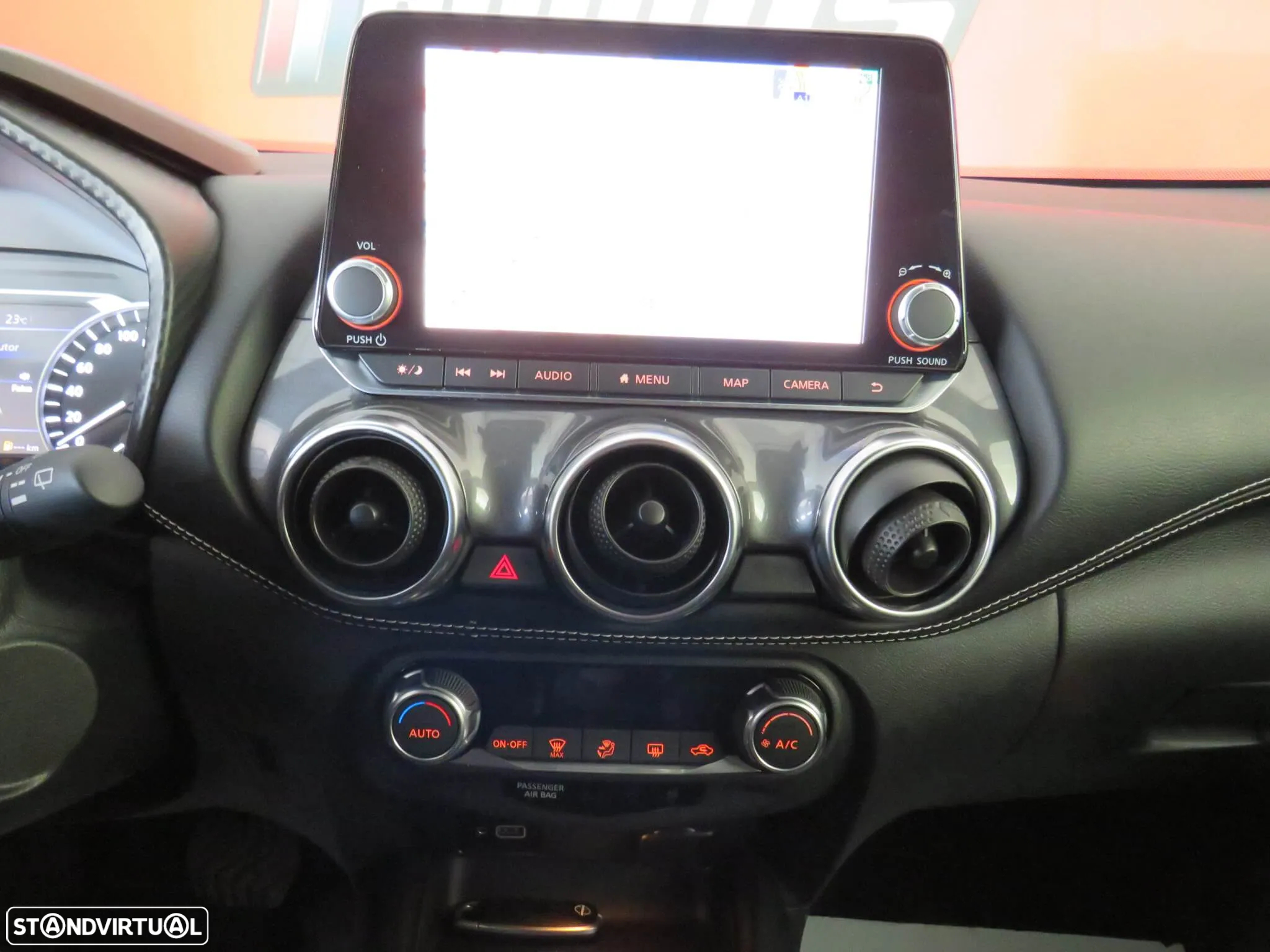 Nissan Juke 1.0 DIG-T N-Connecta NAV. DCT - 31
