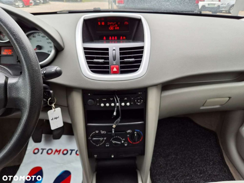 Peugeot 207 - 26