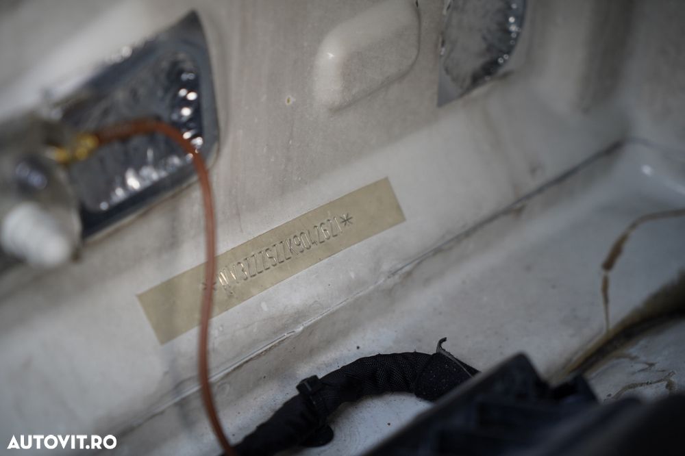 Volkswagen CRAFTER / CONTAINER / DHOLLANDIA LIFT / 2019 / TWIN / 3 LOCURI / - 37