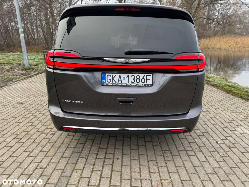 Chrysler Pacifica - 5