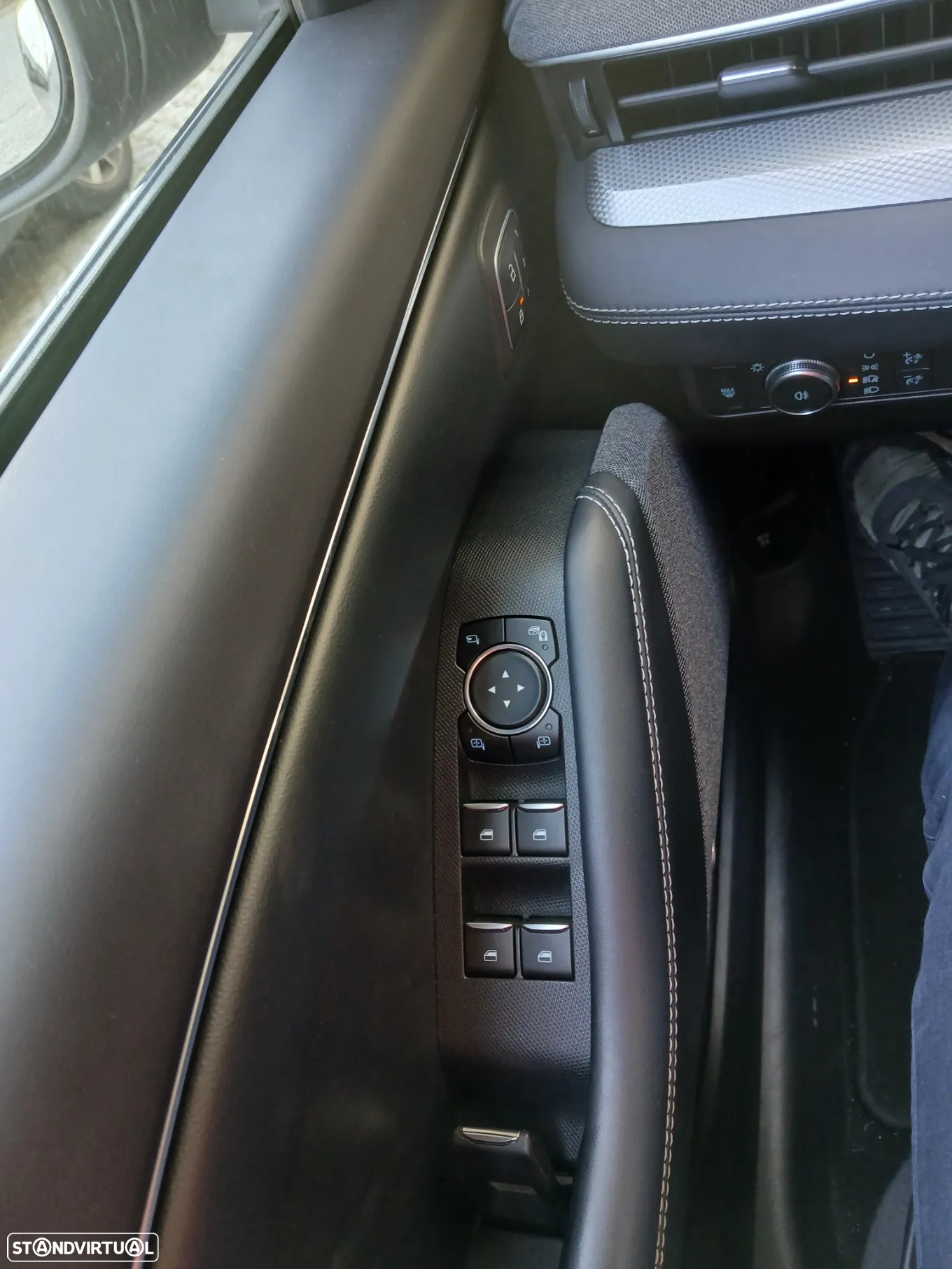 Ford Mustang Mach-E 75.7 kWh Premium AWD - 19