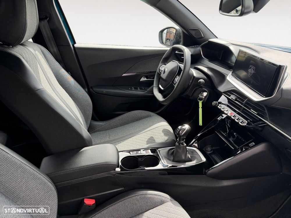 Peugeot 2008 1.2 PureTech Allure — fotografia 15