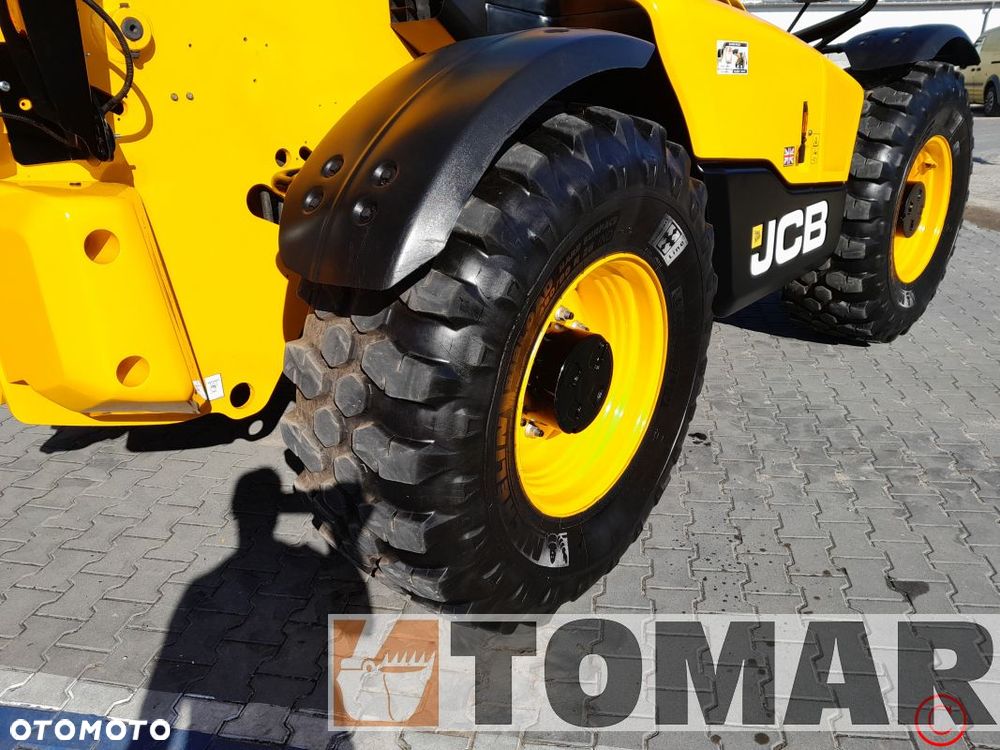 JCB 560-80 2023R agri - 22