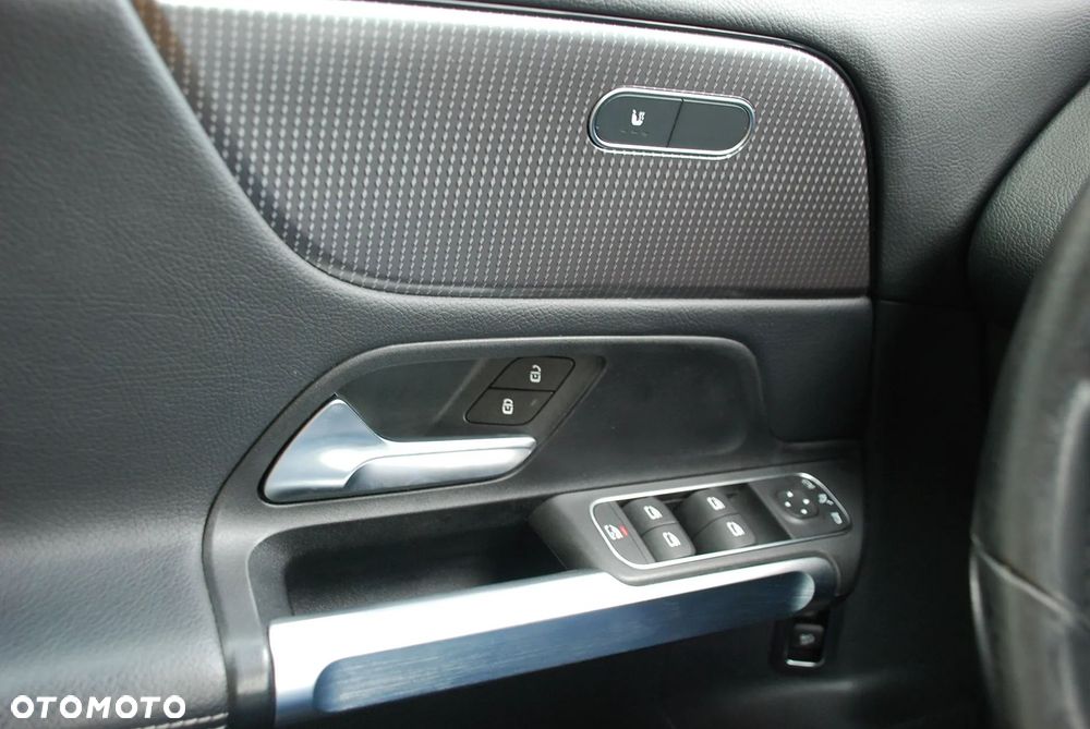 Mercedes-Benz GLB 200 d Progressive 8G-DCT - 23
