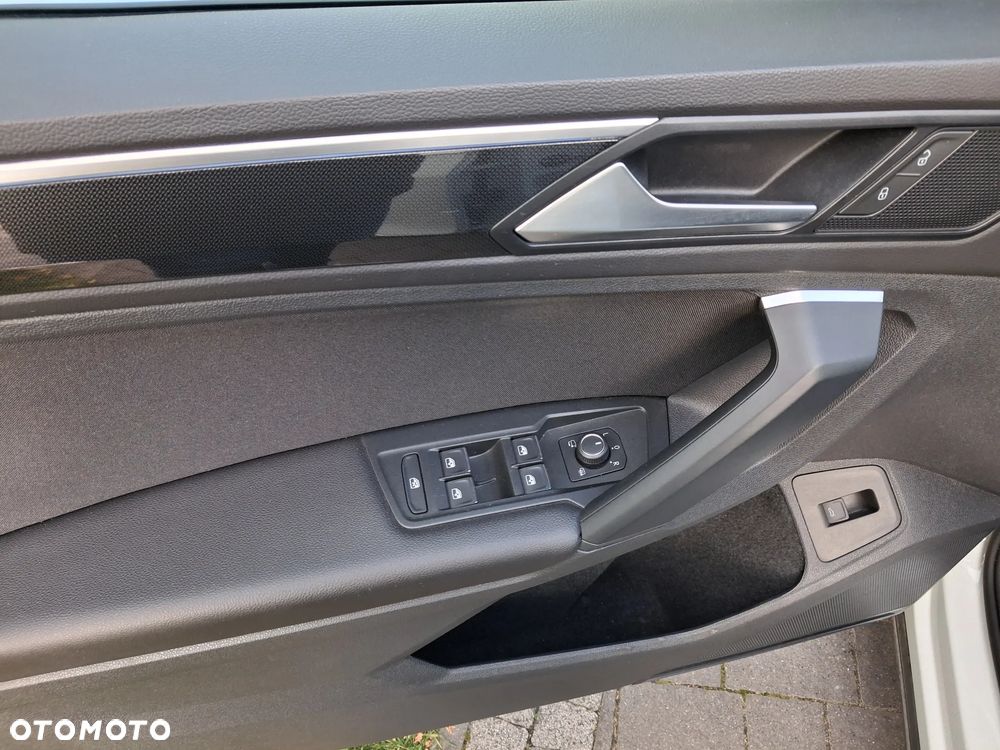Volkswagen Tiguan 2.0 TDI Elegance DSG - 30