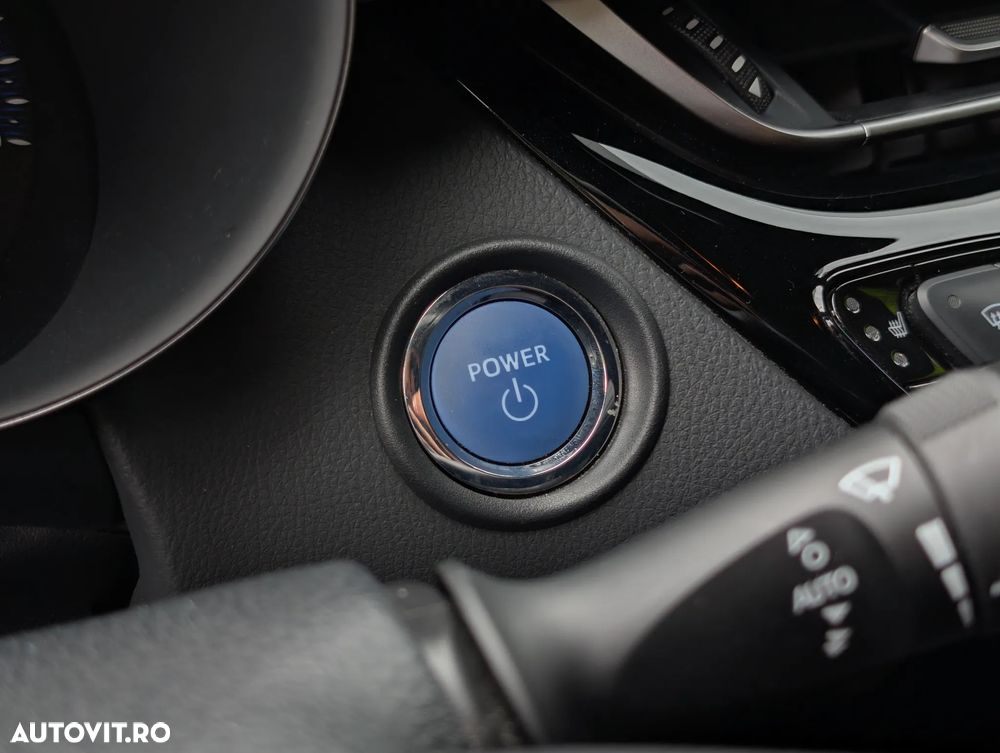 Toyota C-HR Lounge - 36