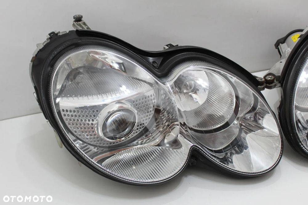 Reflektory bixenon komplet lampa prawa lewa reflektor prawy+lewy stan BDB Mercedes SL R230 SL500 Europa - 17