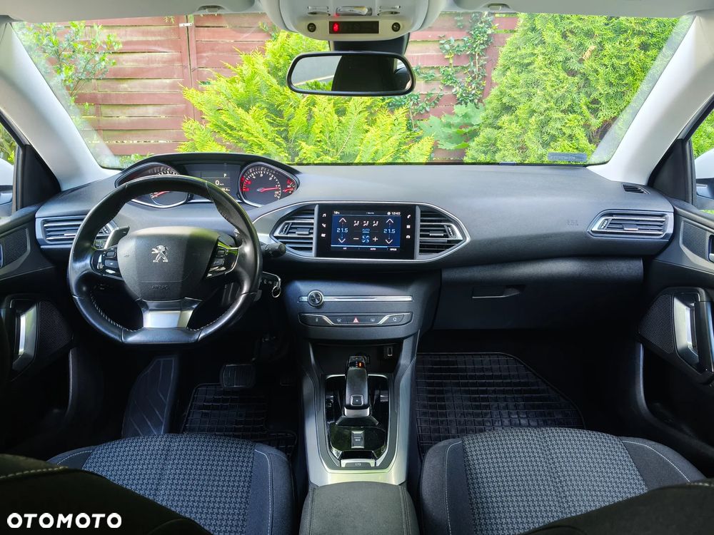 Peugeot 308 1.5 BlueHDi Active Pack Business S&S EAT8 - 21