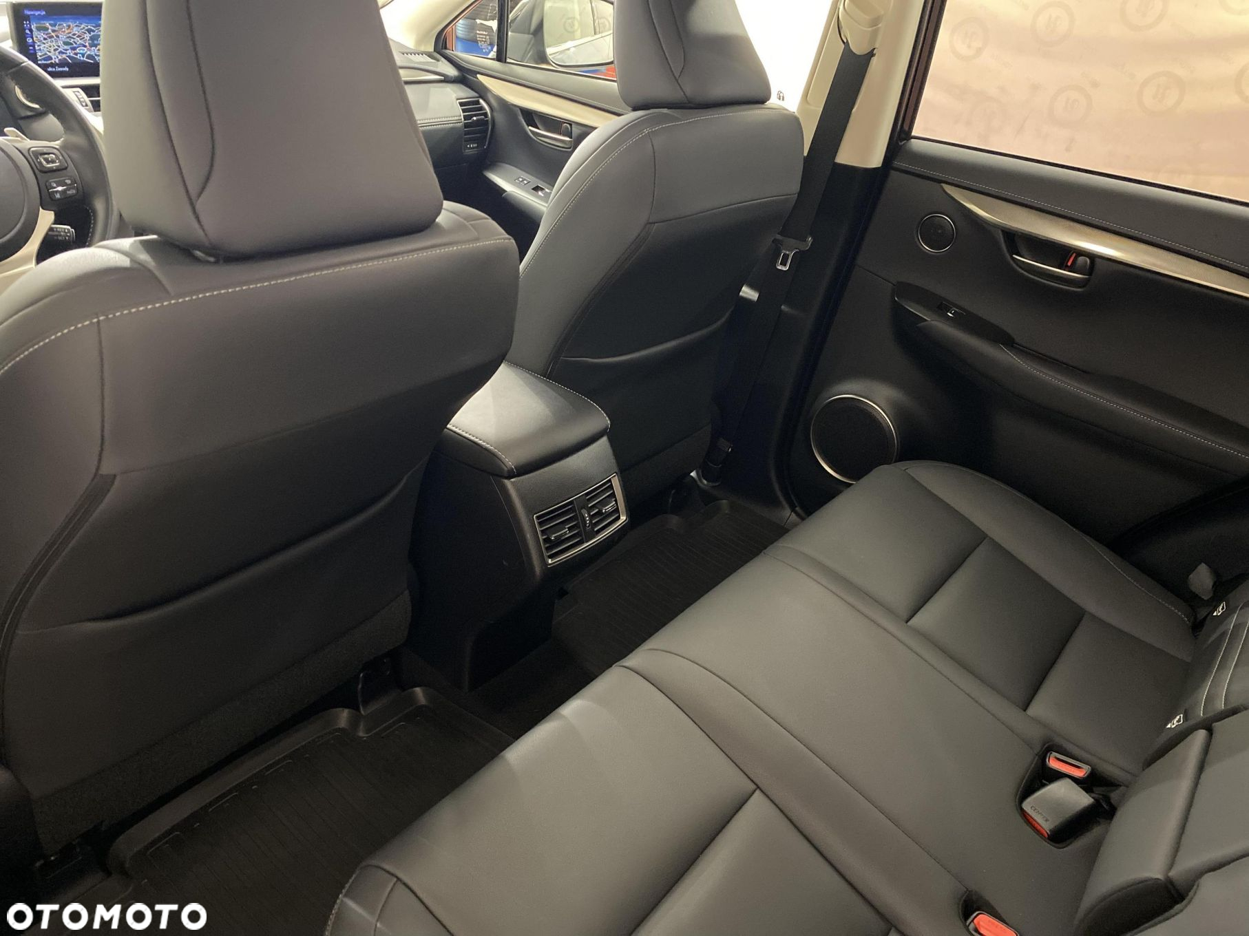 Lexus NX 300 F Impression AWD - 11