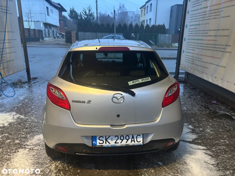 Mazda 2 - 5