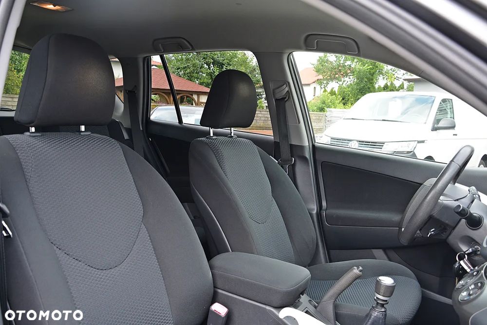 Toyota RAV4 2.2 D-4D Sol - 19
