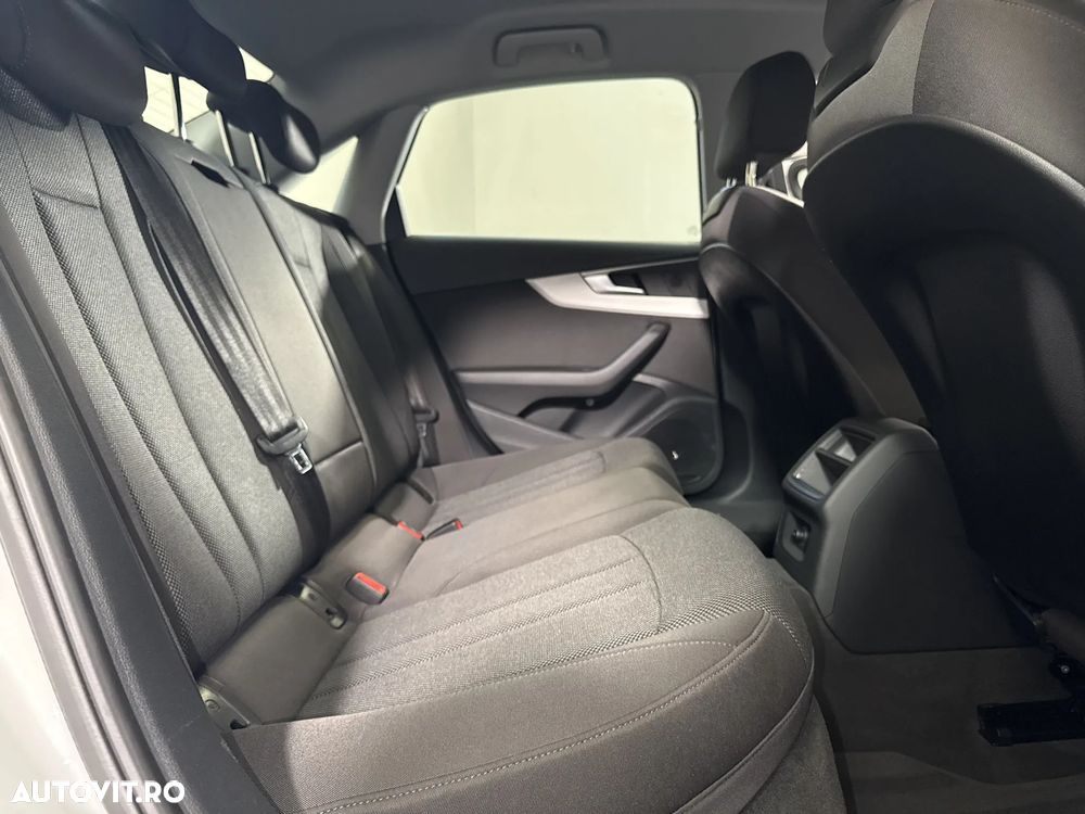 Audi A4 35 TFSI S tronic - 13