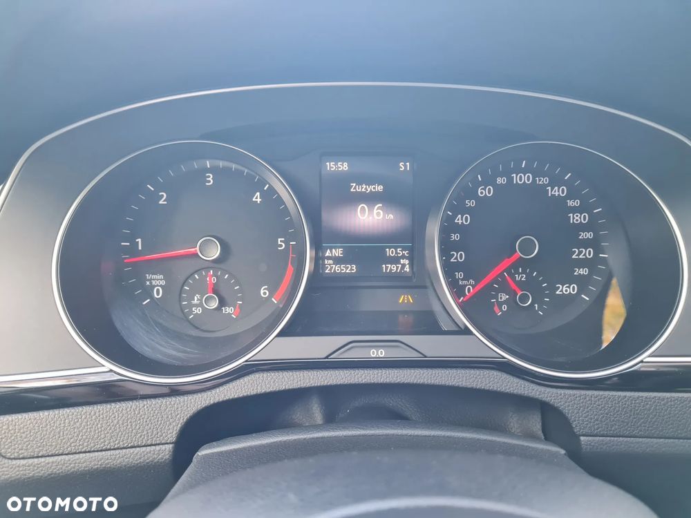 Volkswagen Passat - 8