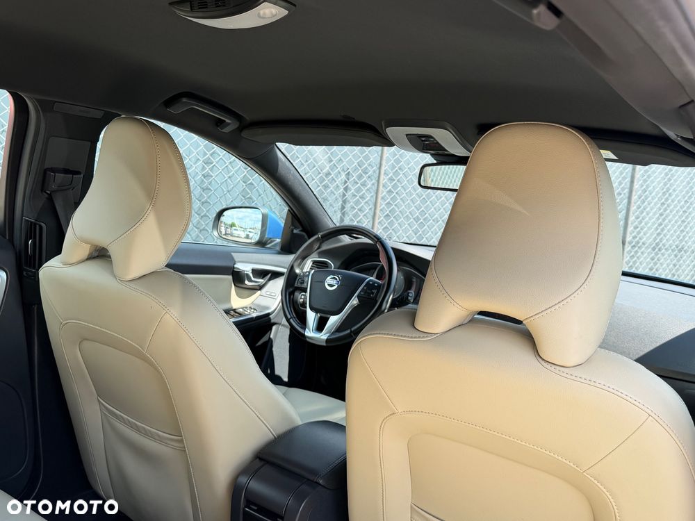 Volvo V60 D4 Drive-E Momentum - 10