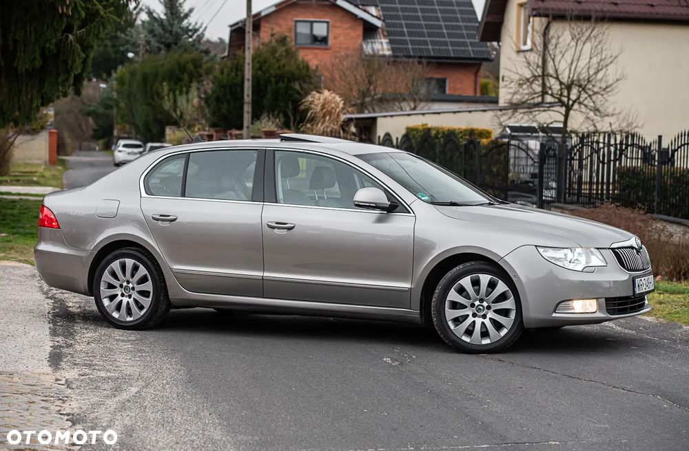 Skoda Superb 2.0 TDI DSG Elegance - 10