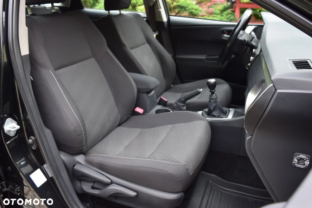 Toyota Auris 1.4 D-4D Design Edition - 12